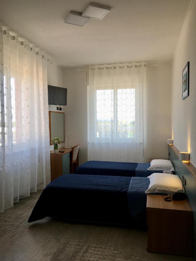 Hotel Trieste Сан-Джорджо-ди-Ногаро Экстерьер фото