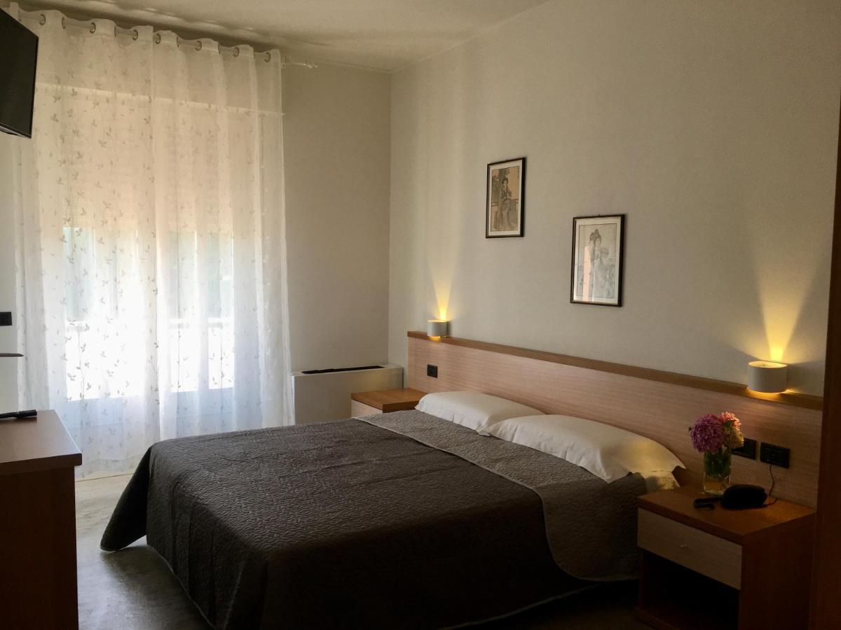 Hotel Trieste Сан-Джорджо-ди-Ногаро Экстерьер фото