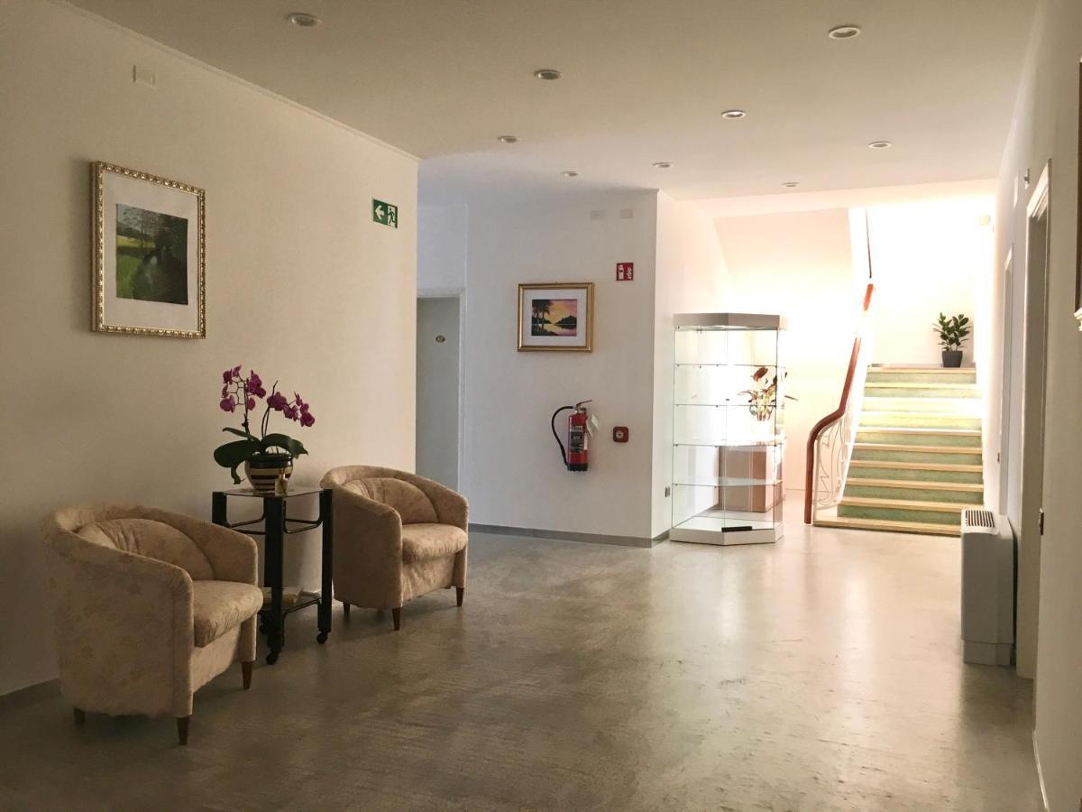 Hotel Trieste Сан-Джорджо-ди-Ногаро Экстерьер фото